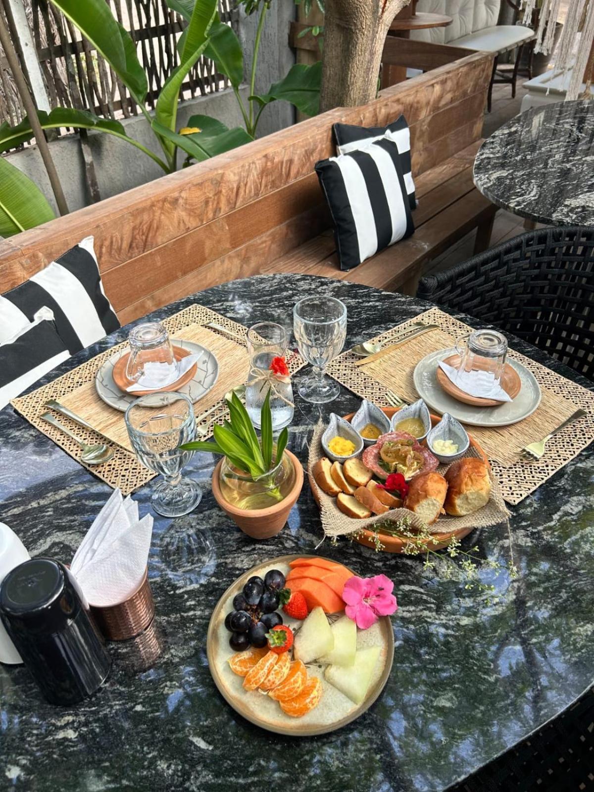 Villa Pantai Boutique Hotel Atins Buitenkant foto